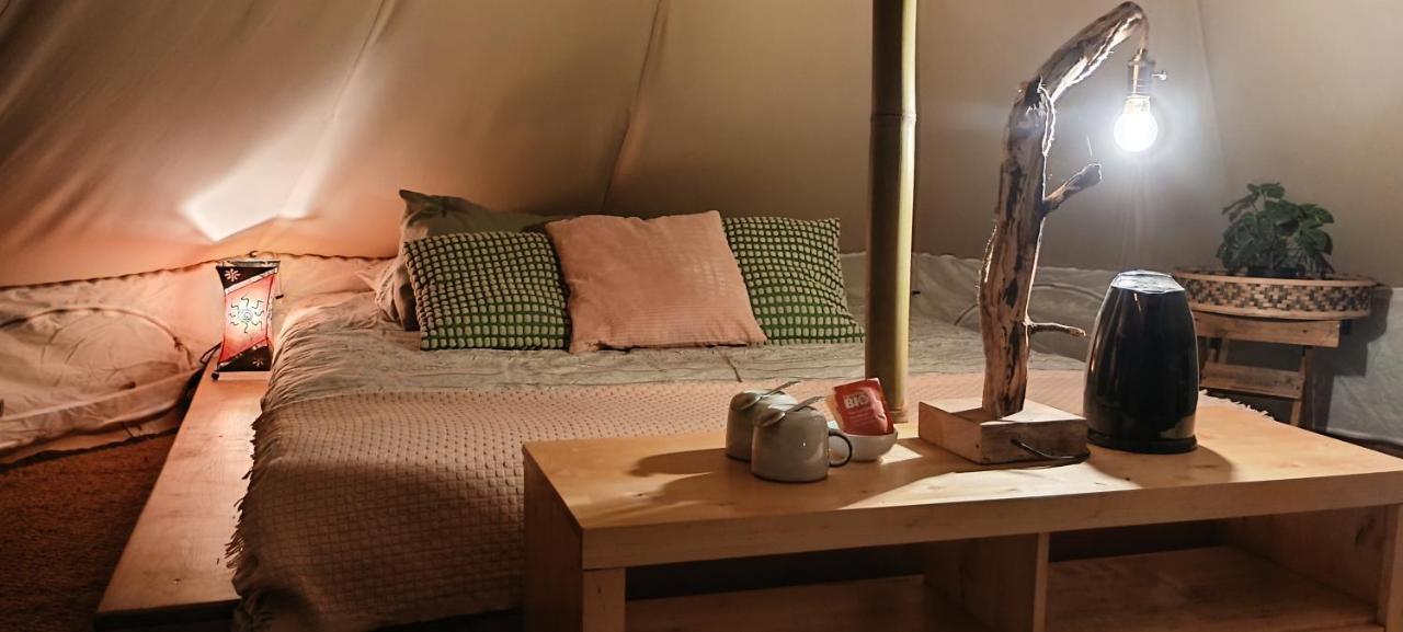 Evasion En Pleine Nature, Tipi Insolite Et Jacuzzi Au Pont Du Gard ! Vers Pont du Gard Zewnętrze zdjęcie