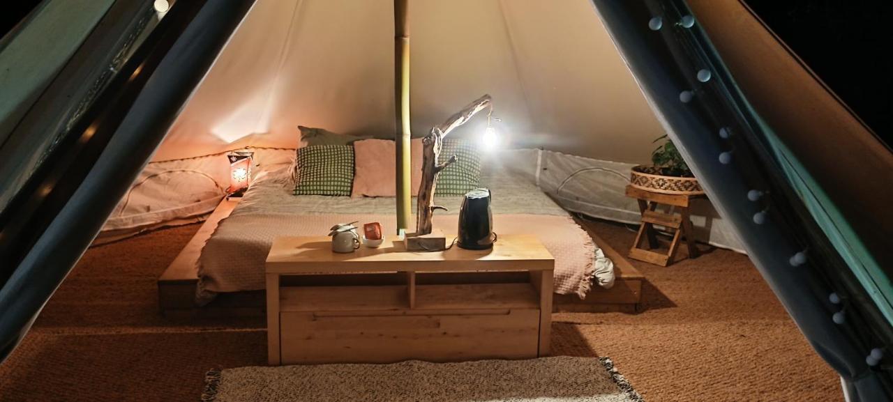 Evasion En Pleine Nature, Tipi Insolite Et Jacuzzi Au Pont Du Gard ! Vers Pont du Gard Zewnętrze zdjęcie