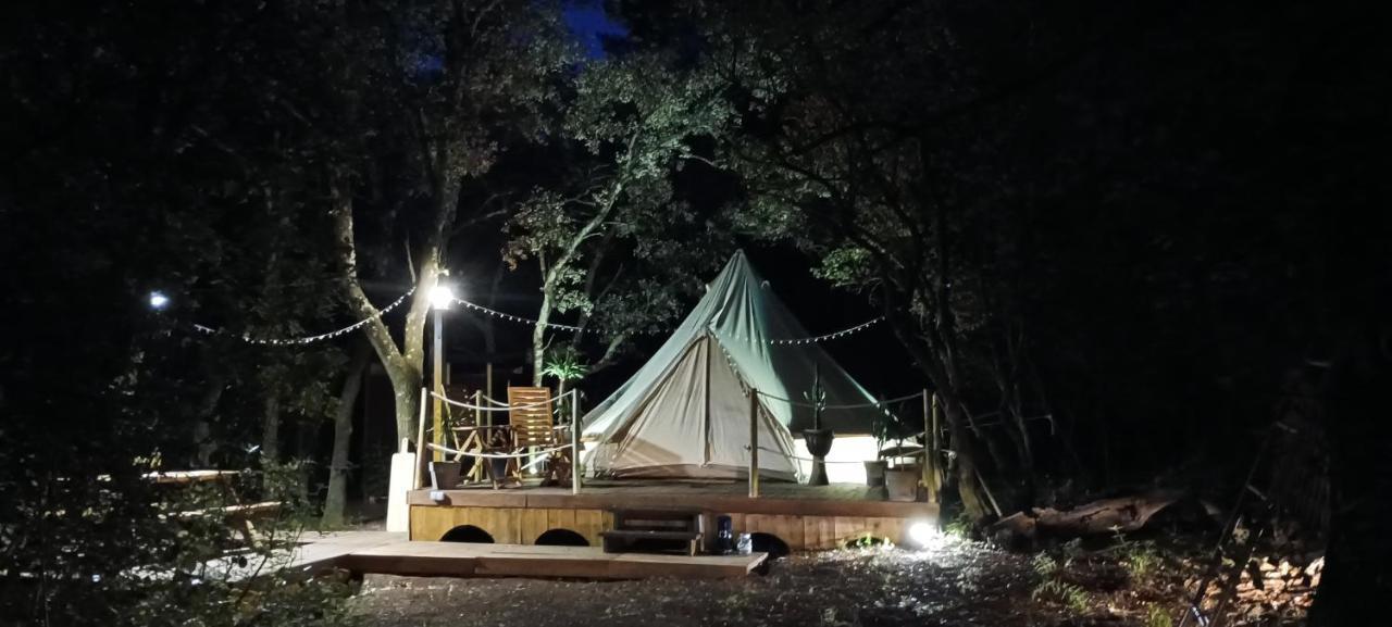 Evasion En Pleine Nature, Tipi Insolite Et Jacuzzi Au Pont Du Gard ! Vers Pont du Gard Zewnętrze zdjęcie